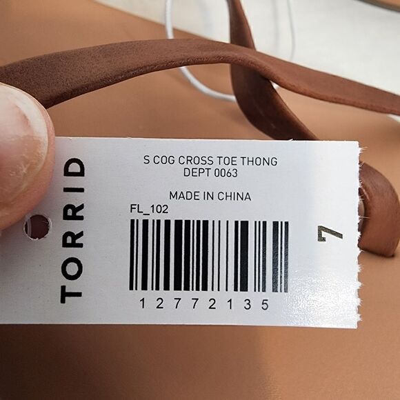 7W Extra Wide Width Brown Cross Toe Ring Sandal Cushion Torrid Flip Flop Cognac - Picture 4 of 10